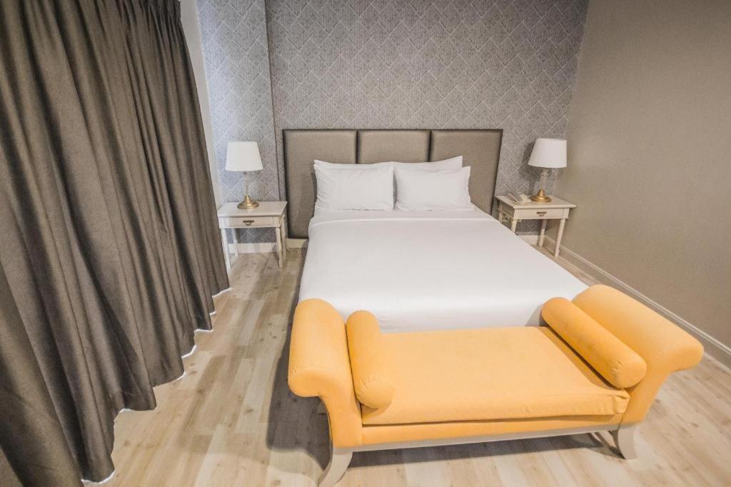 Romance Hotel Srinakarin Bangkok Exteriér fotografie
